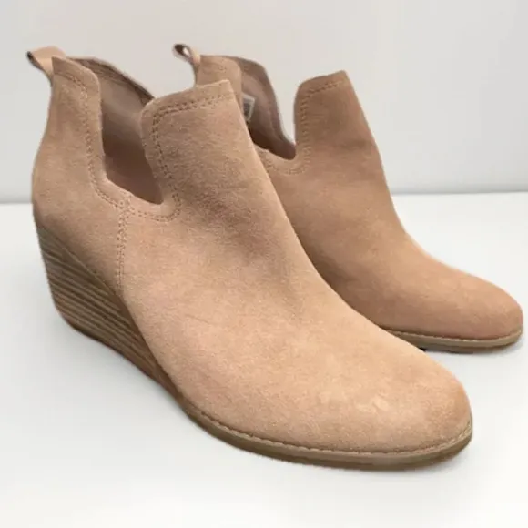 TOMS Women's Kallie Wedge Bootie Buck Brown Suede Size 8.5