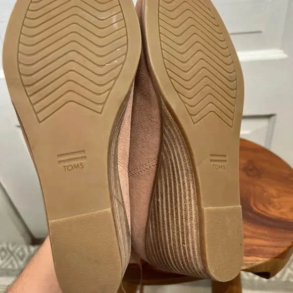TOMS Women's Kallie Wedge Bootie Buck Brown Suede Size 8.5