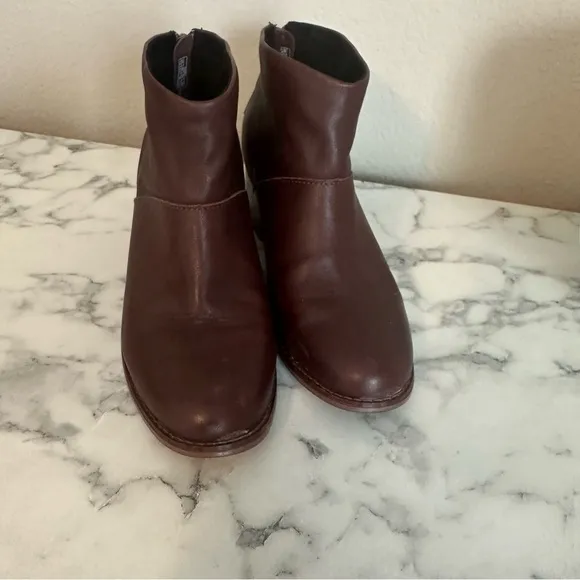 TOMS Women's Leila Bootie Oxblood Full Grain Leather Boot Size 7.5W
