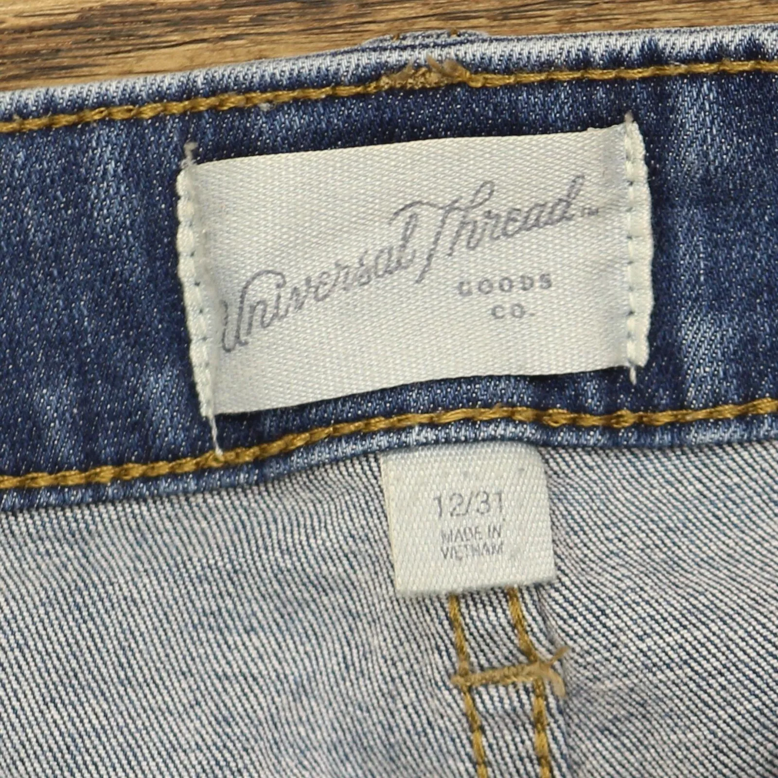 Universal Thread Women's High-Rise Distressed Midi Jean Shorts Medium Blue 12