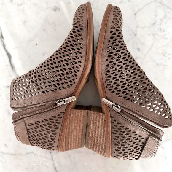 VINCE CAMUTO Phandra Womens Bootie